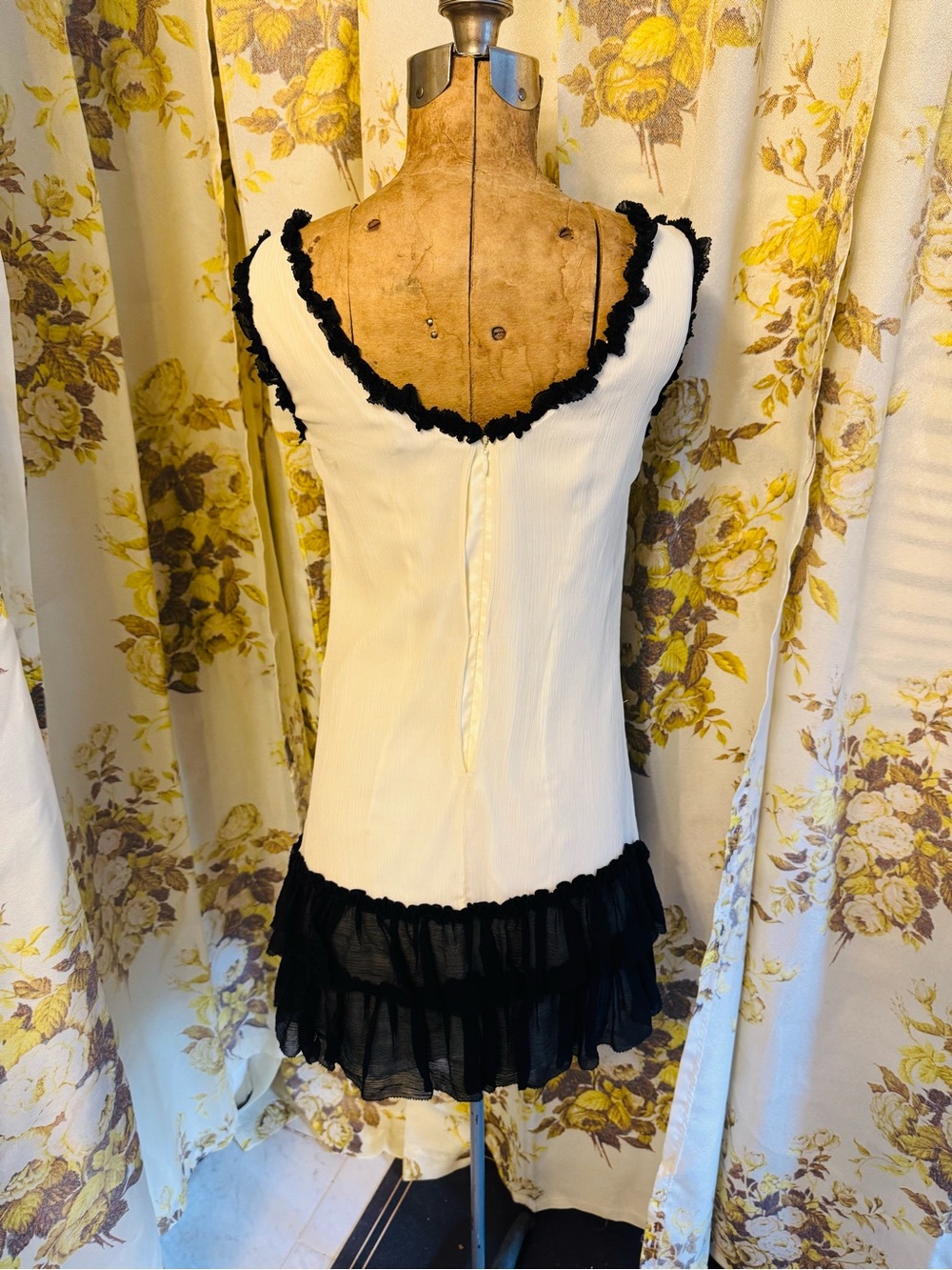 Betsey Johnson Vintage Dress - Picture 4 of 7